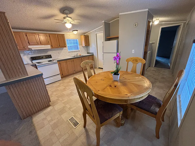439 Harbour Way — Photo 7