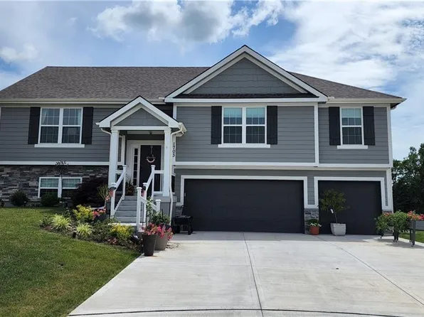 1703 Willow Ln, Kearney, MO 64060