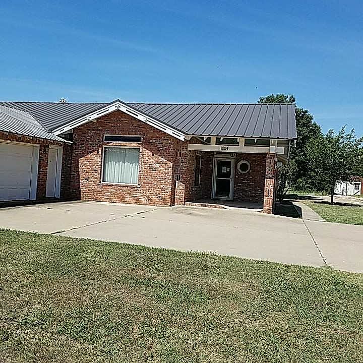 2nd image of 1005 N 15th St