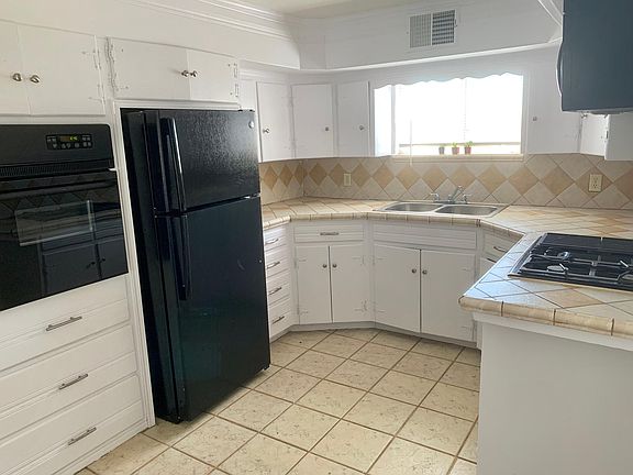 3rd image of 9238 N 12th Pl