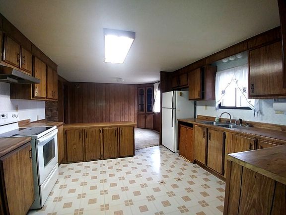 4th image of 103 Elm St