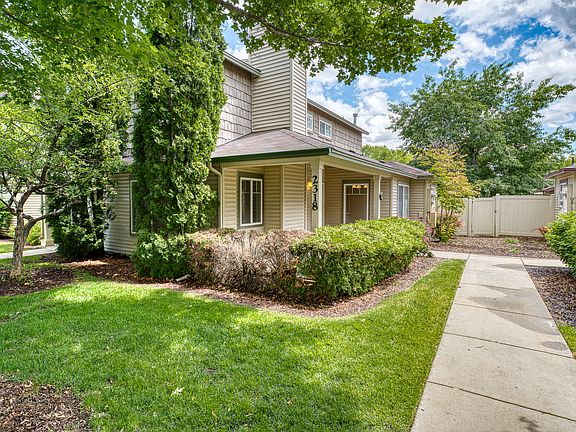 5th image of 2318 S Shoshone St #1