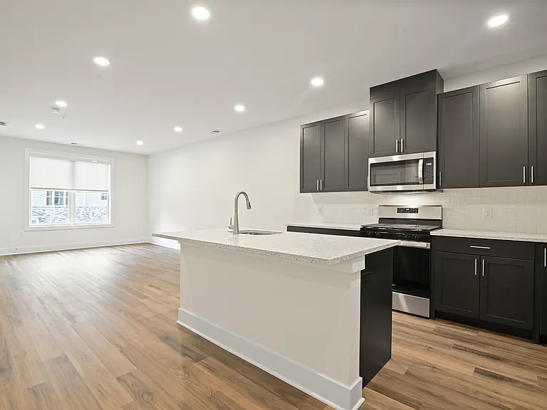 The Somerset at Montgomery — Photo 37