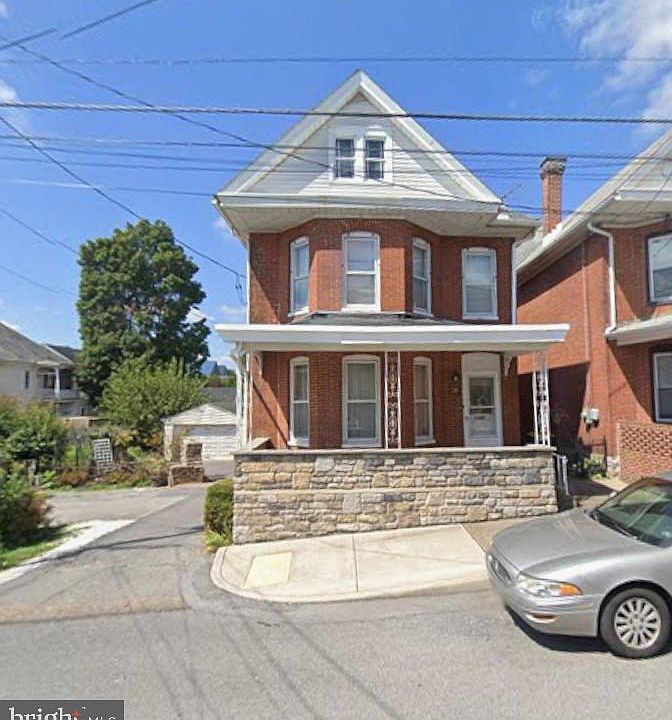 1st image of 28 S Grant St