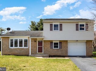 6040 Edward Dr, Mechanicsburg, PA