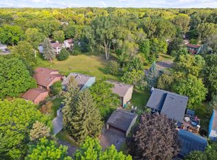 11772 Red Fox Dr, Osseo, MN 55369