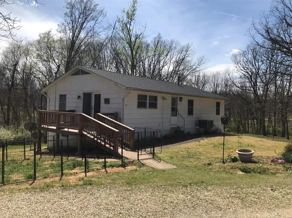 35 Eagle Ln, Bourbon, MO 65441