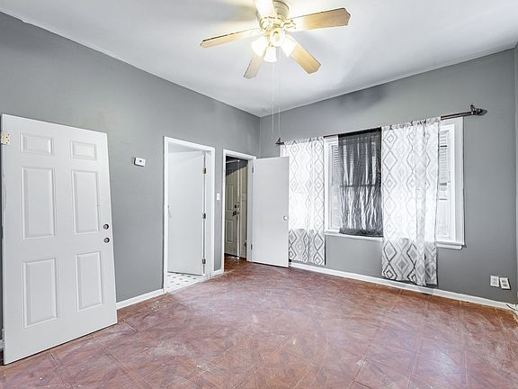 4th image of 4722 S Ada St