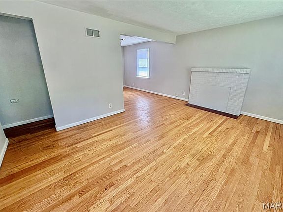 2nd image of 6122 Jackson Ave