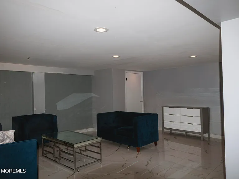 295 Roosevelt Ave — Photo 27