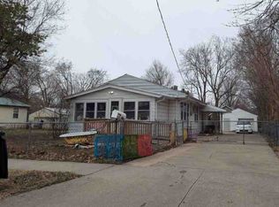 2932 Mahaska Ave, Des Moines, IA 50317