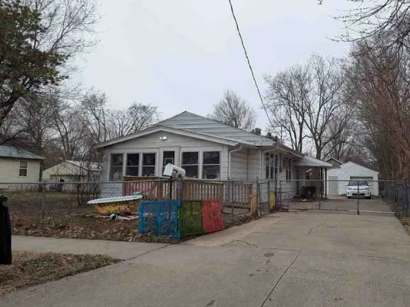 2932 Mahaska Ave, Des Moines, IA 50317