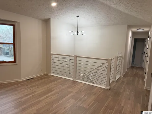 14824 Hillside Plz, Omaha, NE 68154