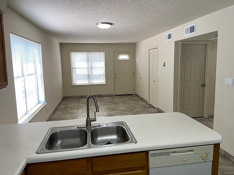 4312 Calle Andrew #D — Photo 6