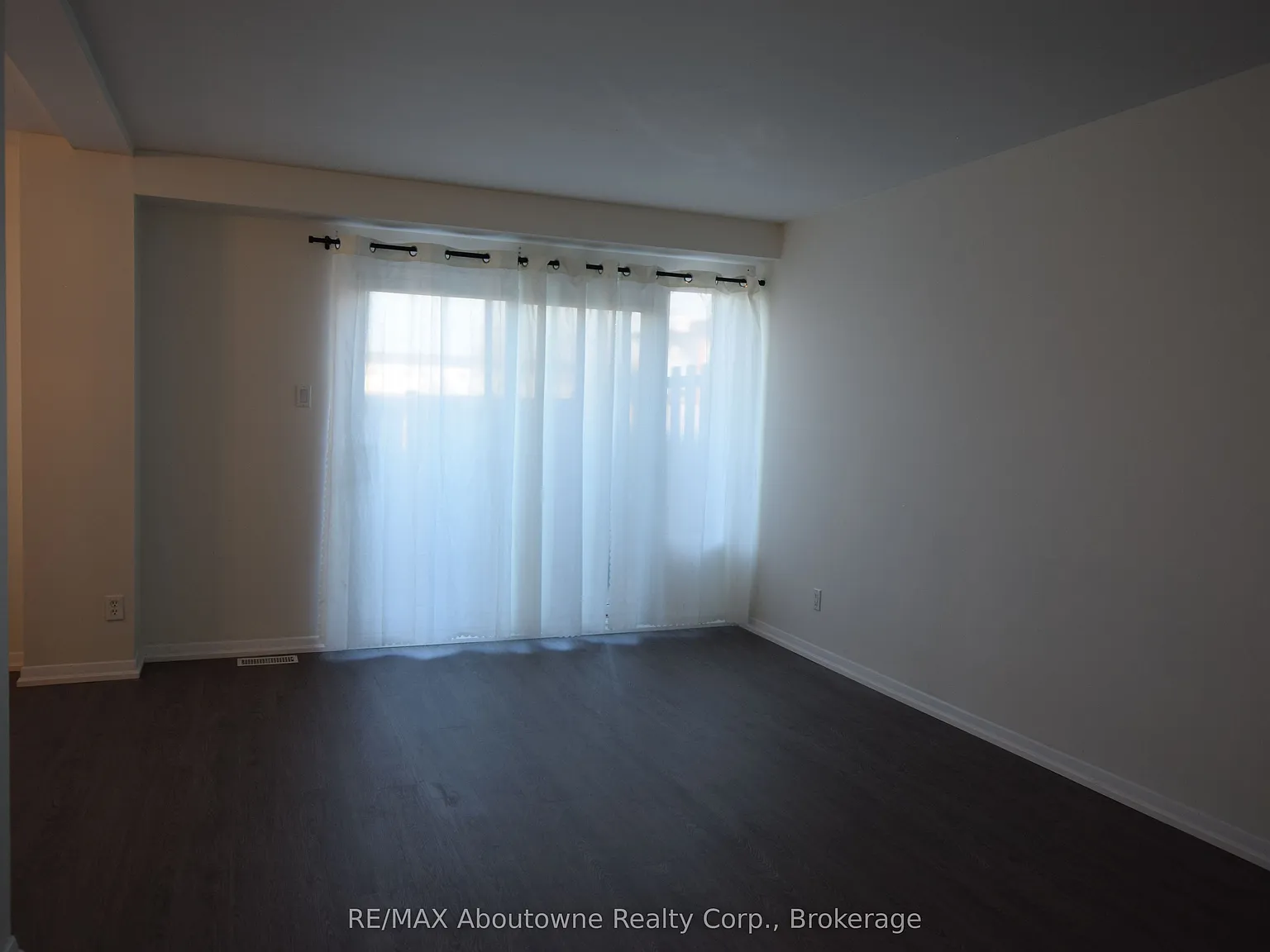 2 bed, $2,070 — Photo 3