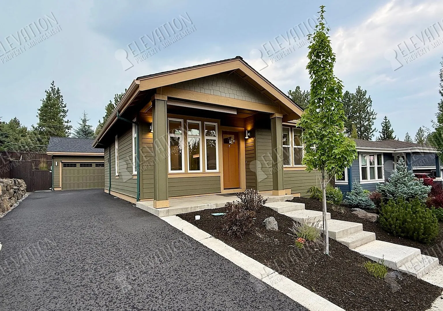 Gorgeous 3 BR craftsman close to NWX and Shevlin Park — Photo 2