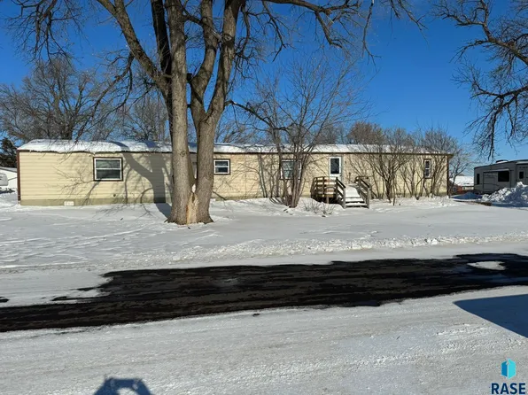 105 E 6th Ave, Humboldt, SD 57035
