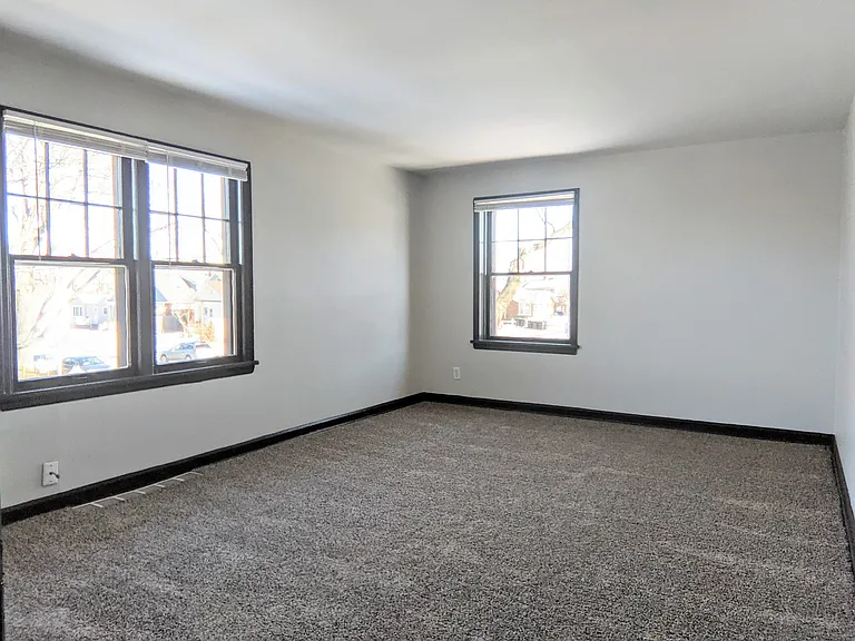 1104 S 32nd St — Photo 32