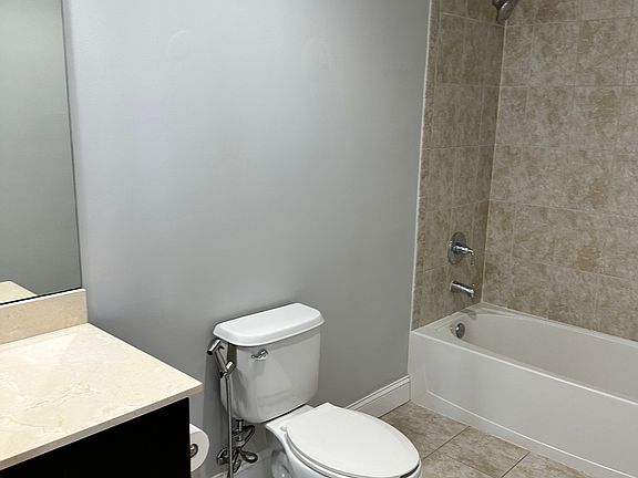 3rd image of 2409 Main St Unit 406