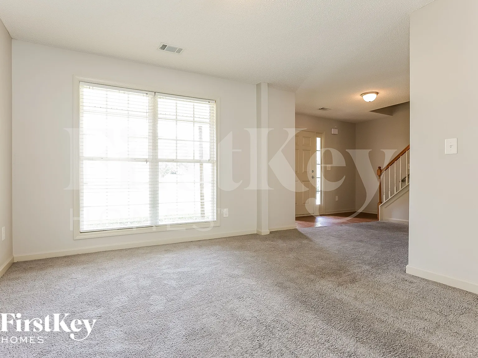 4 bed, 2.5 bath, 2328 sqft, $1,965 — Photo 2