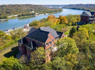 1740 Grandview Dr, Hebron, KY 41048