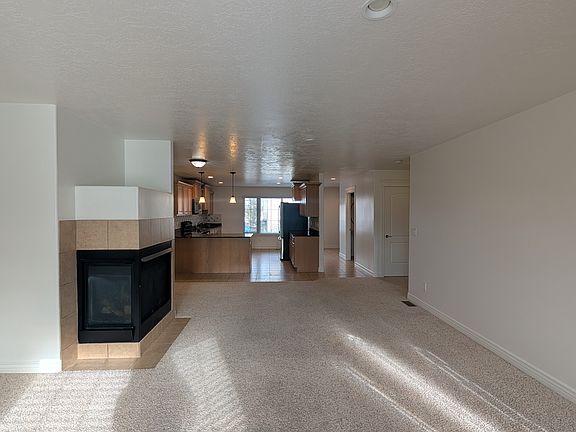 3rd image of 1320 E Lake Springs Ln