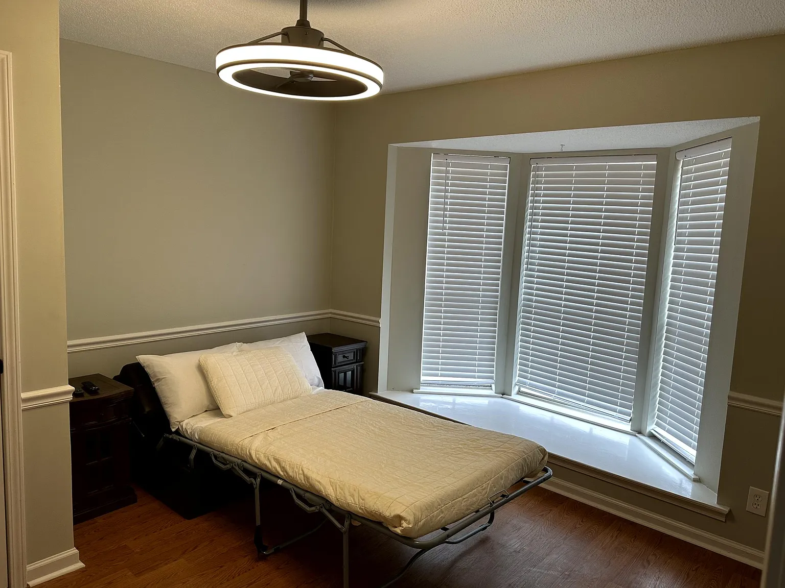 4 bed, 3.0 bath, 1899 sqft, $706 — Photo 2