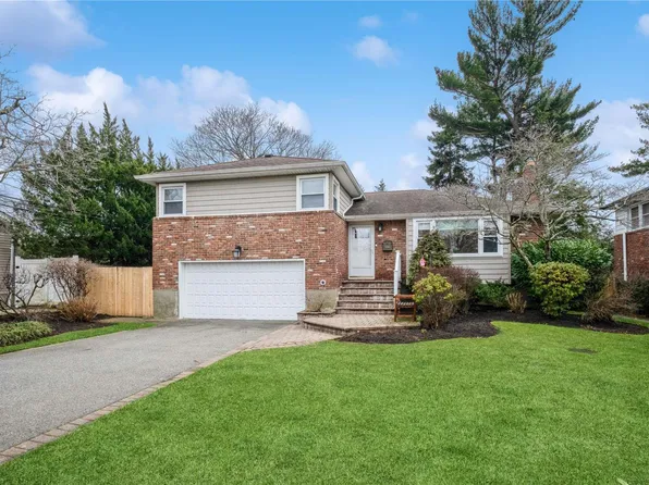 1376 Sally Court, East Meadow, NY 11554