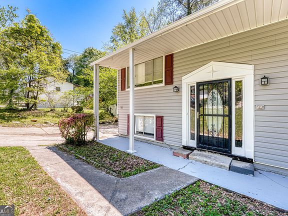 2nd image of 1340 Pineglen Dr