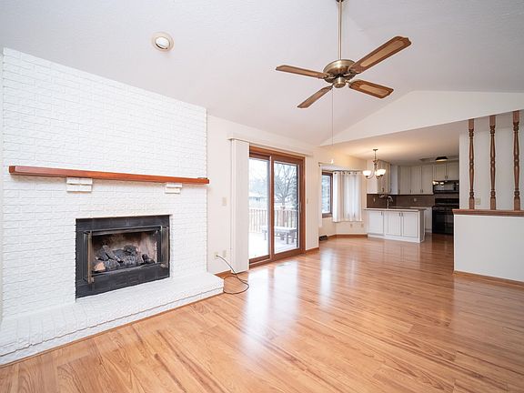 2nd image of 7465 Farview Dr