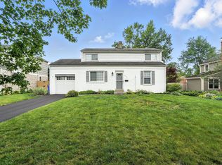 2079 Inchcliff Rd, Upper Arlington, OH 43221