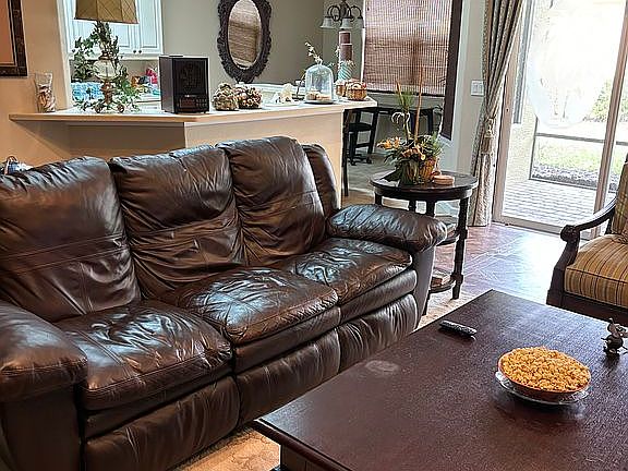 5th image of 3002 Royal Oaks Ct