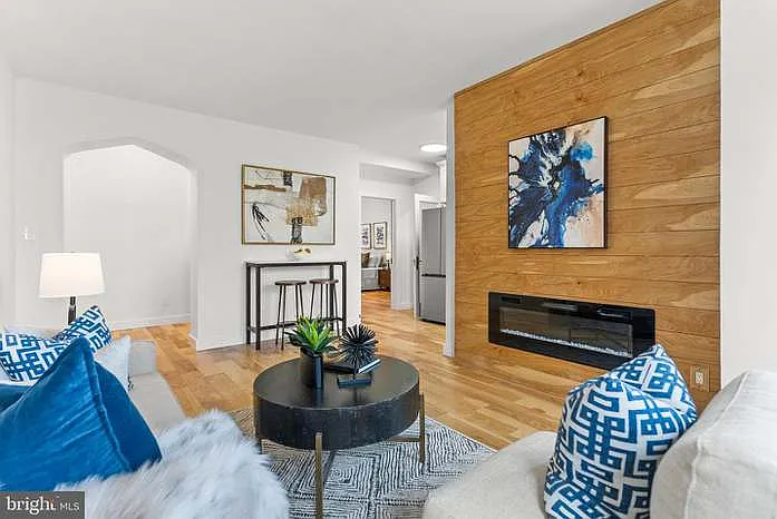 1 bed, 713 sqft, $2,990 — Photo 3