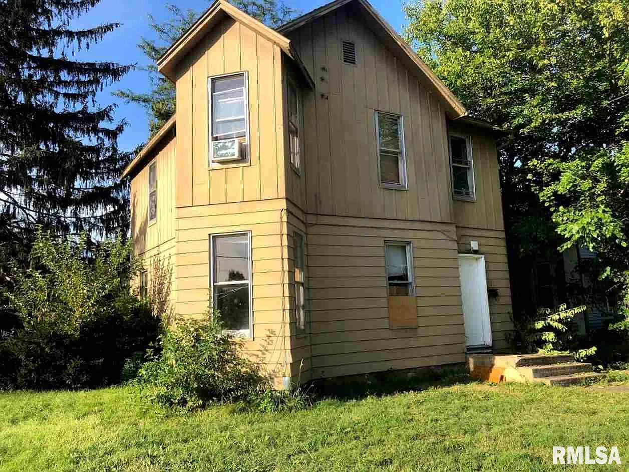 1121 W Columbia Ter photo 1