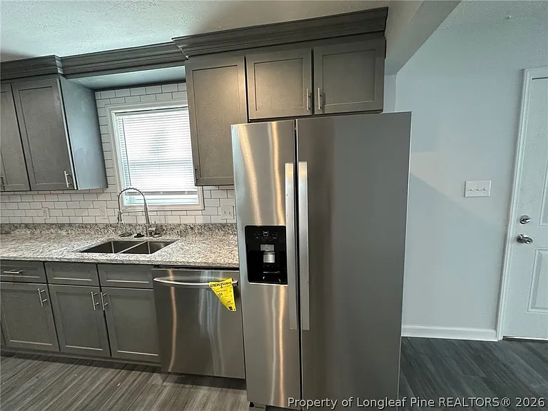 929 Fleetwood Dr — Photo 11