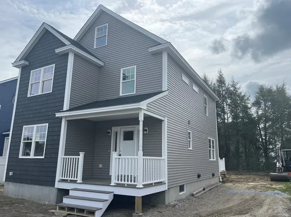 26 Marriner St, Lowell, MA 01852