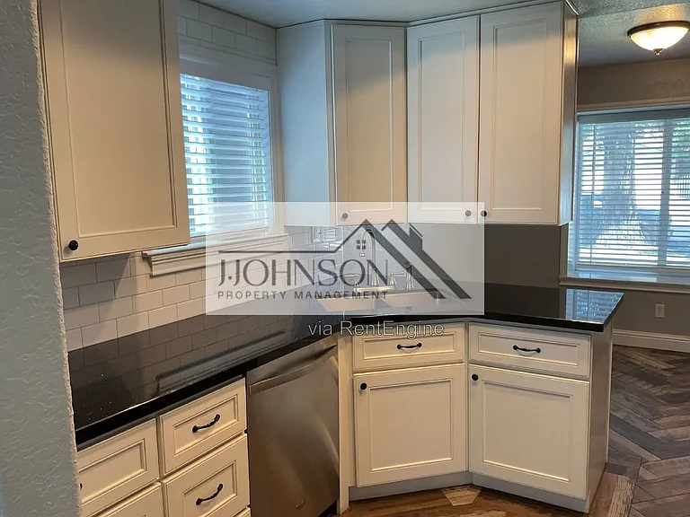 15136 Cambridge Dr — Photo 5