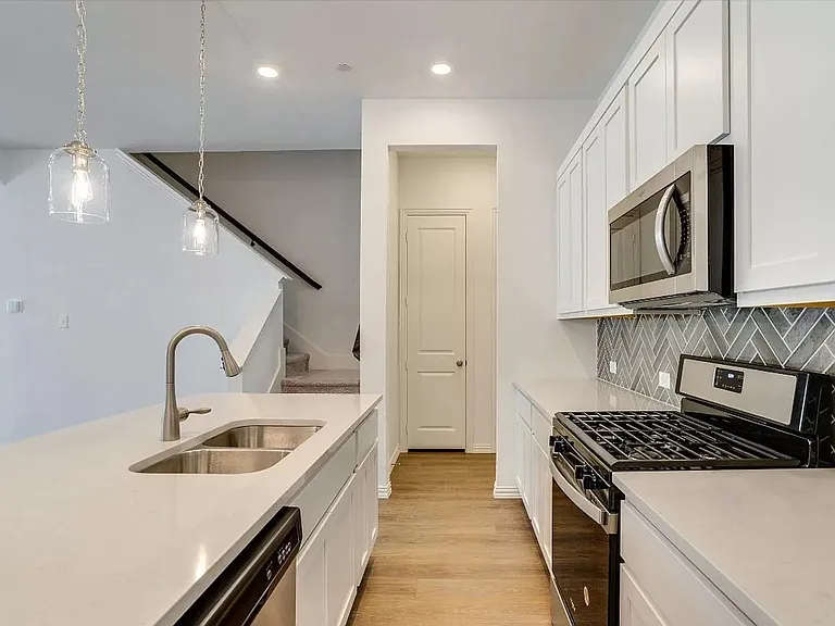 9935 Schramm St — Photo 14