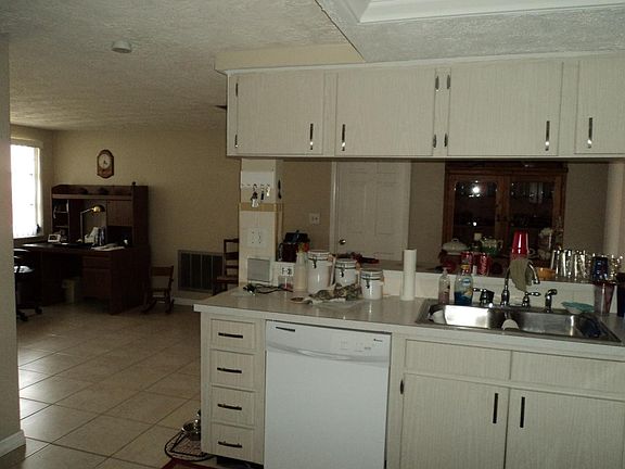 3rd image of 3248 Cincinnati Dr