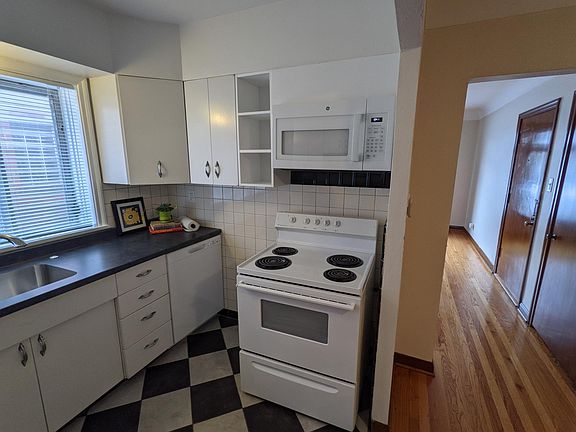 4th image of 5224 Jamieson Ave Floor 1