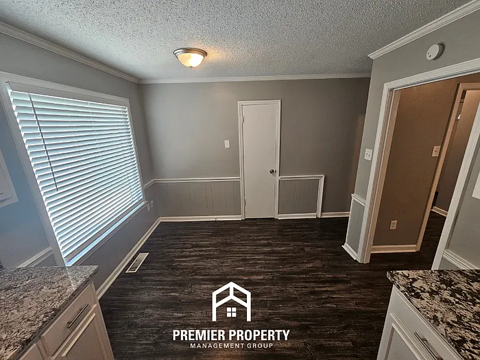 8131 Farmington Blvd — Photo 4