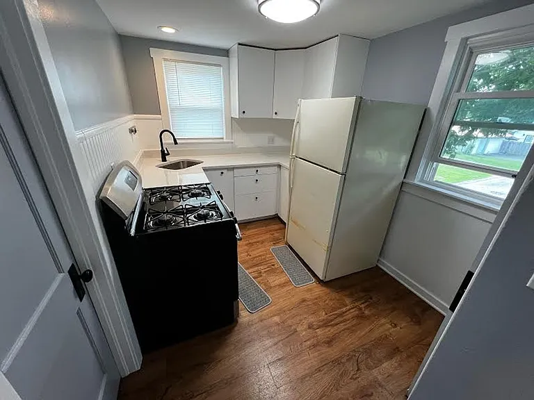 4523 1/2 S Harmon St — Photo 5