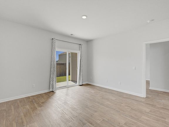 5th image of 219 Watersglen Dr