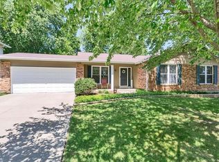 34 Greenfield Dr, Saint Peters, MO 63376