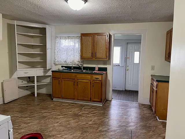 620 E Crawford St — Photo 9