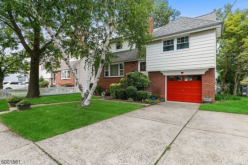2nd image of 72 Gordon St