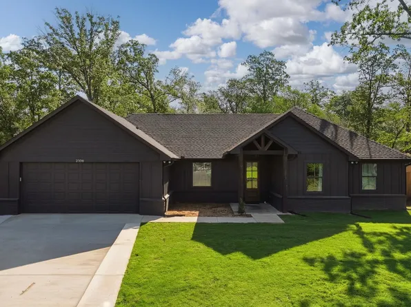 2206 N 4th St, Longview, TX 75605