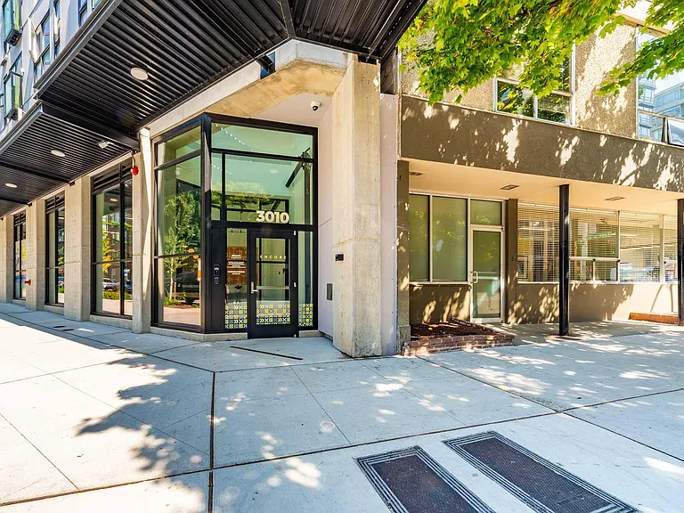 Encore Belltown Apartments — Photo 17