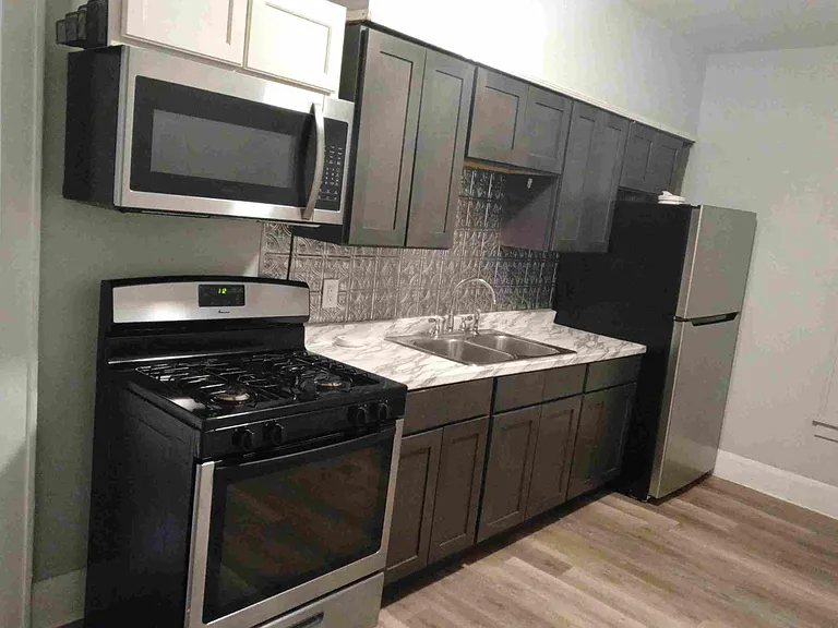 177 2nd St #1R — Photo 9