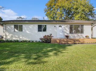 5085 Lindholm Dr, White Lake, MI